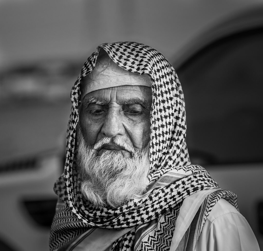 عاش عبدالله بن محمد في القرن السابع عشر الميلادي، وهي فترة شهدت ازدهاراً ثقافياً في المنطقة. في الواقع، كان عبدالله عالماً فقيهاً، حيث درس على يد كبار علماء الحجاز، ومن ثم عاد إلى بيشة ليؤسس مدرسة لتعليم العلوم الشرعية.